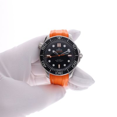 Image 2 of Omega Seamaster 300m 'Master Chronometer' 21032422001006; Automatic Men's Watch