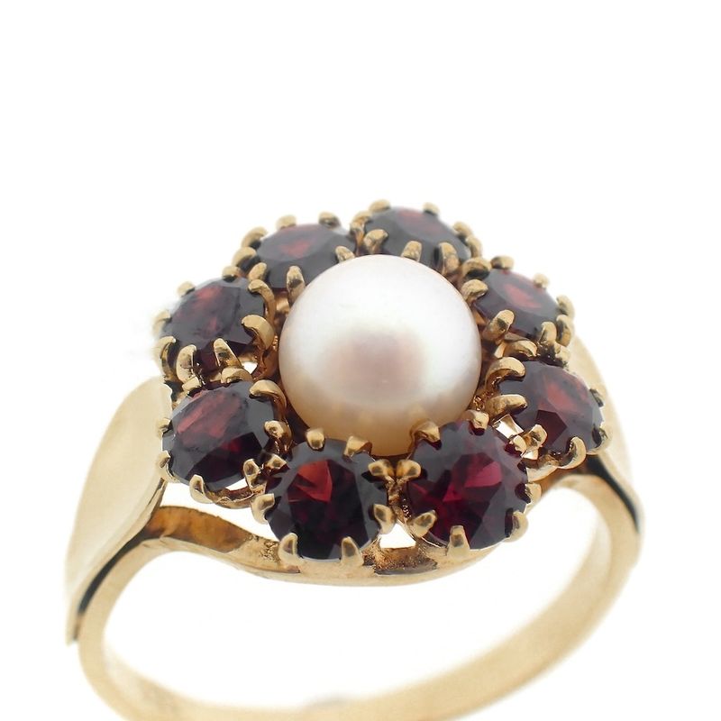Image 3 of Ring with garnet stones and pearl | Vintage