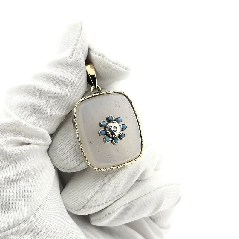 Image 8 of Gold/silver pendant with a mix of gemstones