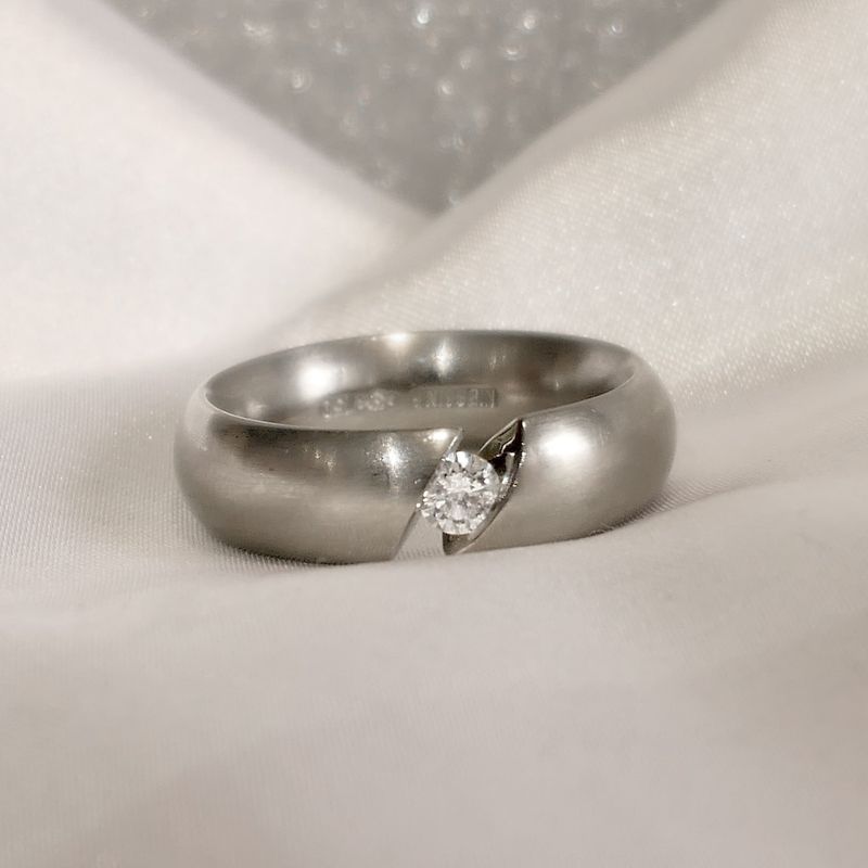 Image 6 of Niessing white gold Narcissus ring set with diamond