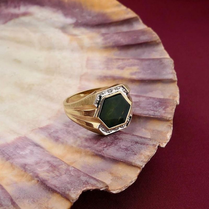 Image 2 of 10 karat signet ring with heliotrope