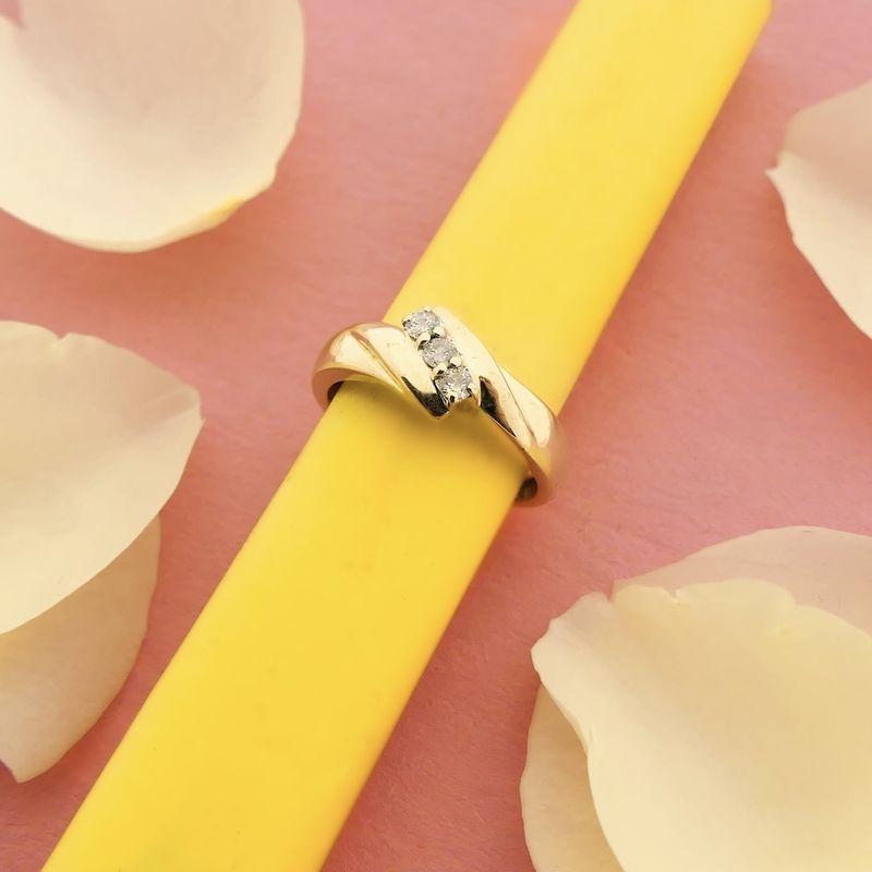 Image 7 of Gold ring with diamonds; 0.05 ct.