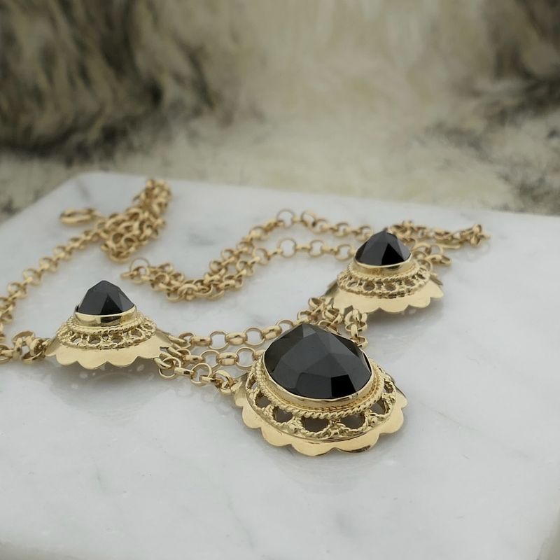 Image 8 of Gold jasseron link necklace with garnet