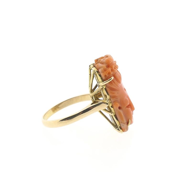 Image 5 of Vintage gold ring from Kuan Yin in red coral