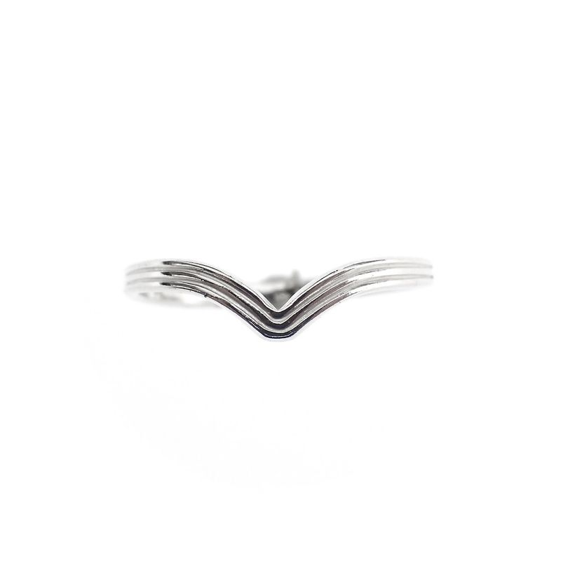Image 3 of Silver women's ring | V-shape