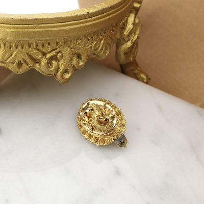Image 2 of Antique gold brooch of a hat bell