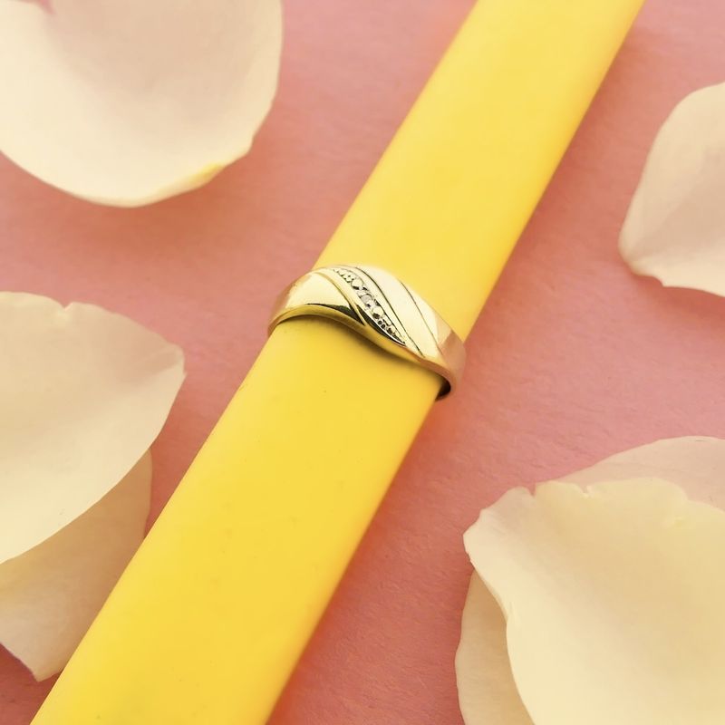 Image 2 of Gold ring with diamond | 0.005 ct.