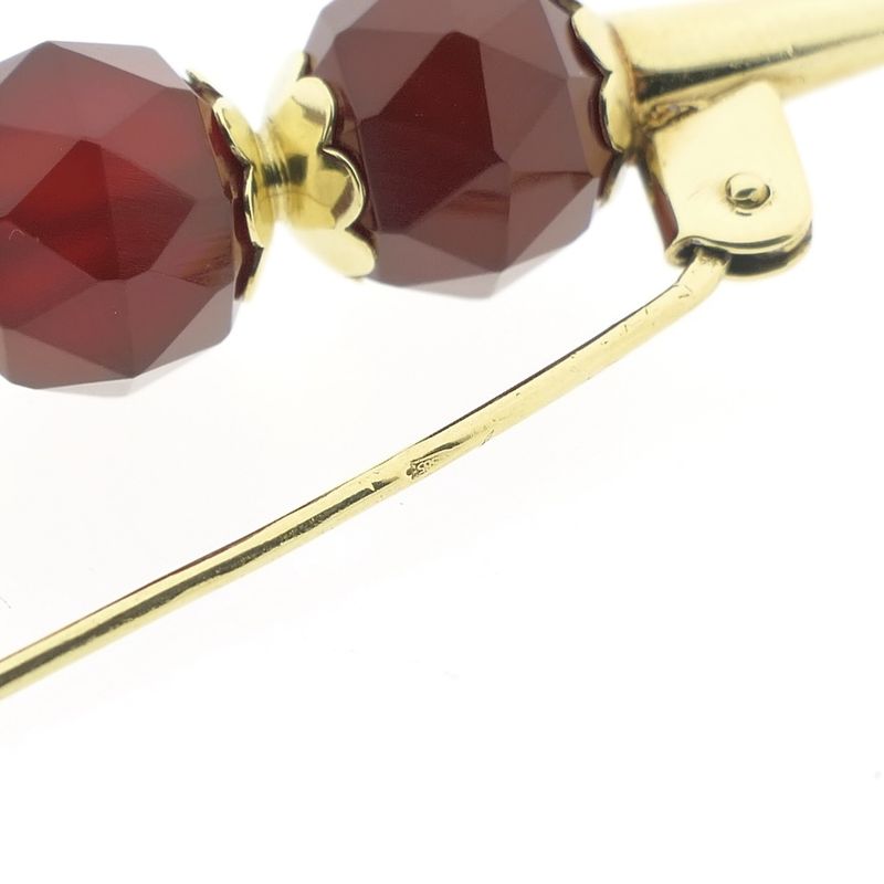 Image 2 of Vintage gold brooch with carnelian