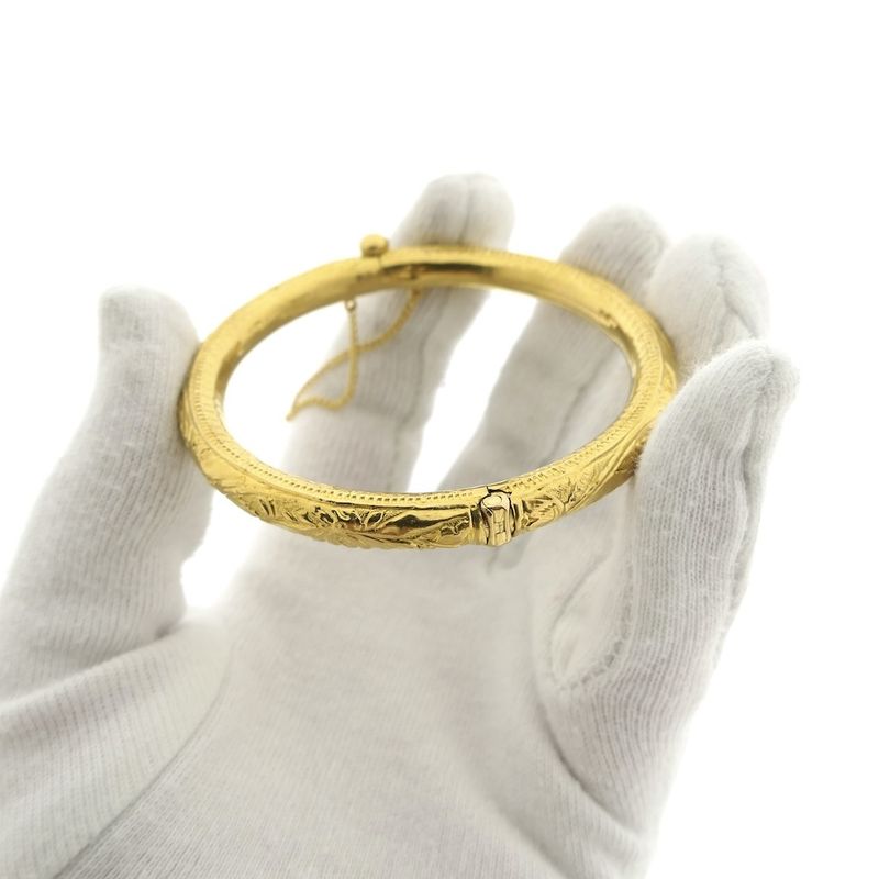 Image 9 of 22 carat Surinamese gold bangle; size S/M