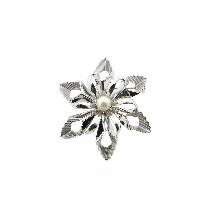 Image 1 of 8 Ct. floral brooch with pearl