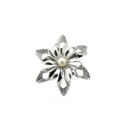 8 Ct. floral brooch with pearl Image 1 of 8 Ct. floral brooch with pearl