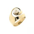 Image 1 of 8 carat ring with pearl