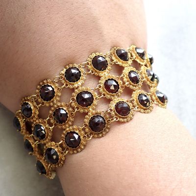 Image 2 of Antique gold bracelet with garnet stones.