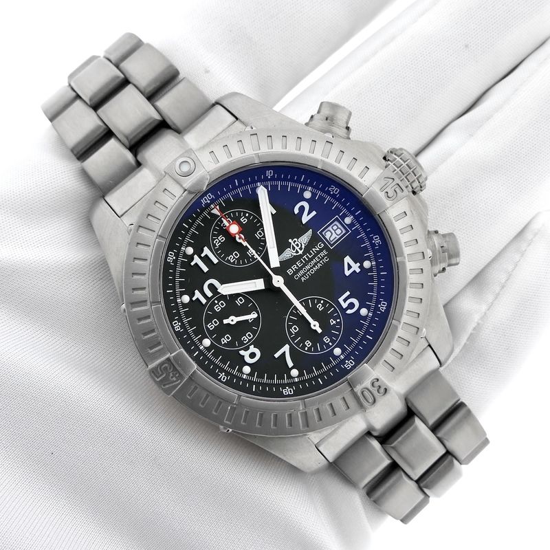 Image 14 of Breitling Chrono Avenger Titanium E13360; Chronograph men's watch