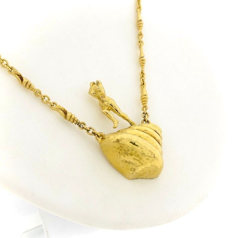 Image 13 of Gold chain/bracelet; Salvador Dalí, Mujer Desnuda Subiendo la Escalera