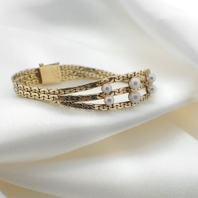 Image 2 of Vintage gold bracelet with pearls