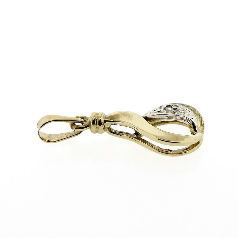 Image 5 of 8K Subtle pendant with diamond | 0.01 ct.