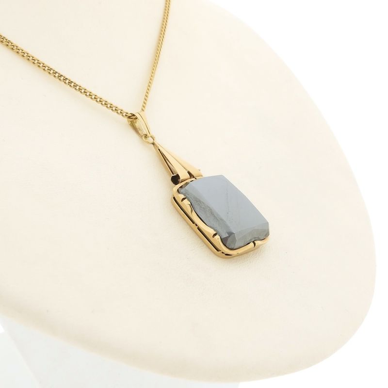 Image 5 of Gold pendant with hematite