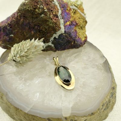 Image 2 of Gold pendant with green tourmaline