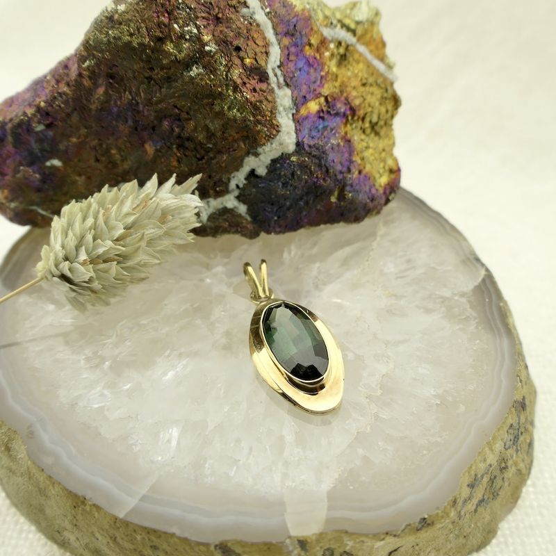 Image 2 of Gold pendant with green tourmaline