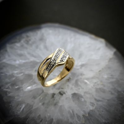 Image 2 of Gold ring with diamonds | 0.07 ct.