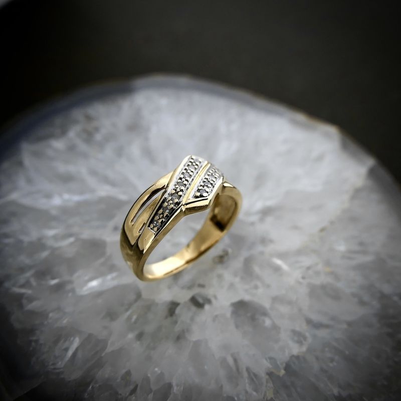 Image 2 of Gold ring with diamonds | 0.07 ct.