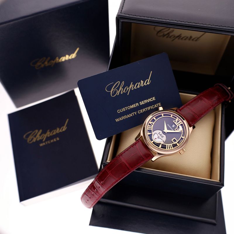 Afbeelding 2 van Chopard L.U.C. Strike One 161912-5002; 18k. Rosé Gouden Horloge