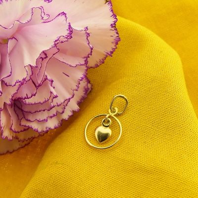 Image 2 of 18 carat gold pendant with heart