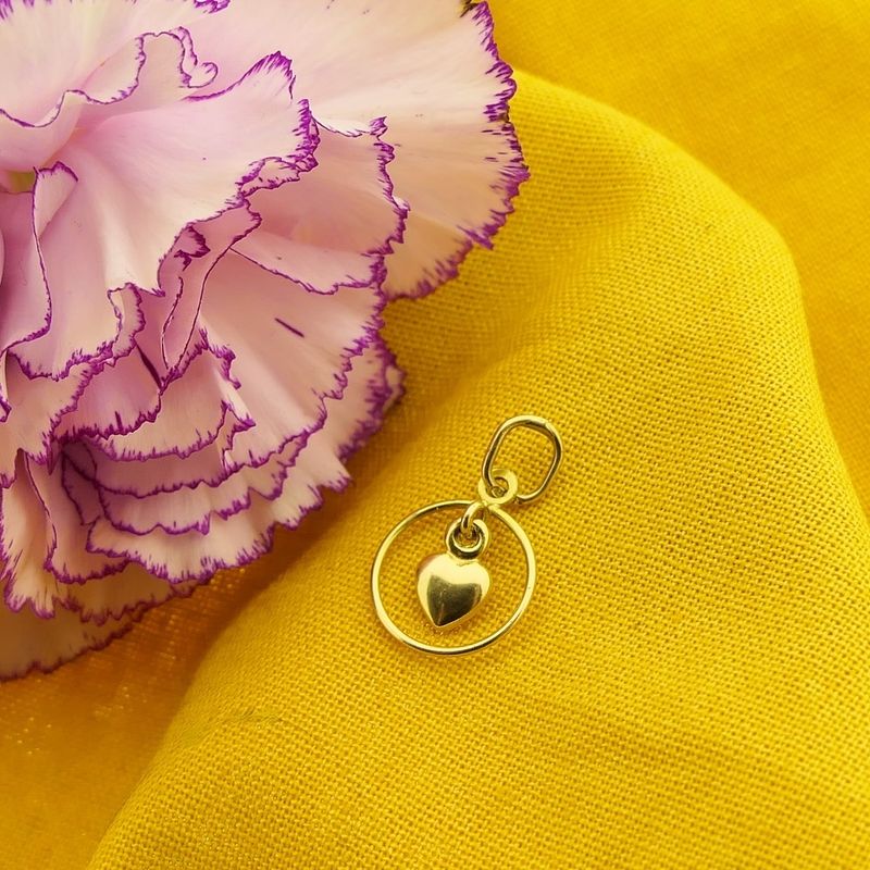 Image 2 of 18 carat gold pendant with heart