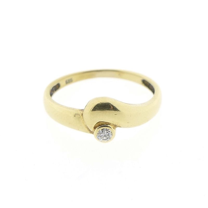 Image 3 of Gold solitaire ring with diamond; 0.04 ct.