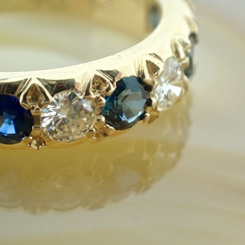 Image 6 of 18-karat gold ring with diamond and sapphire | approx. 0.51 ct.