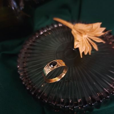 Image 2 of Gold ring with garnet stones | Vintage