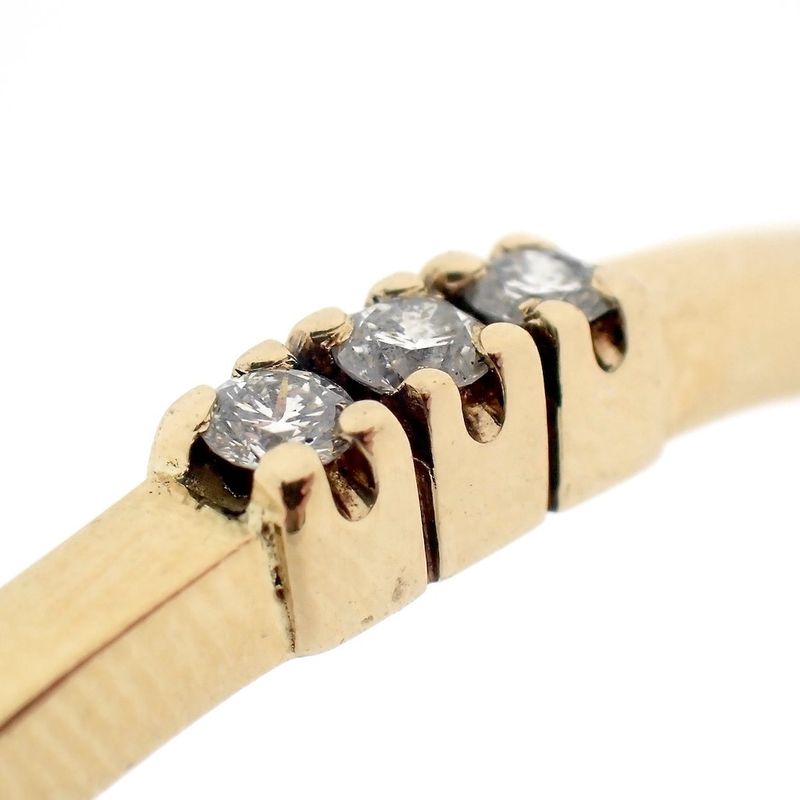 Image 3 of Gold bangle with 0.12 ct. diamonds | Ø 60 mm