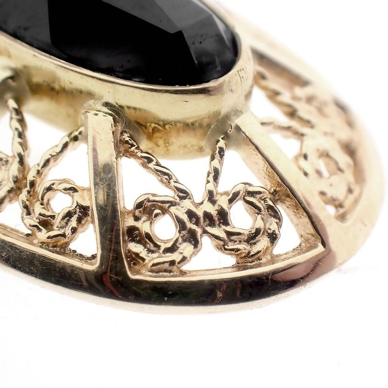 Image 5 of Gold pendant with garnet