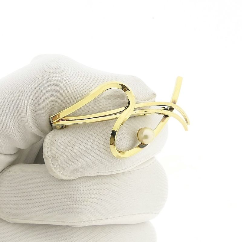 Image 4 of Vintage gold brooch with pearl