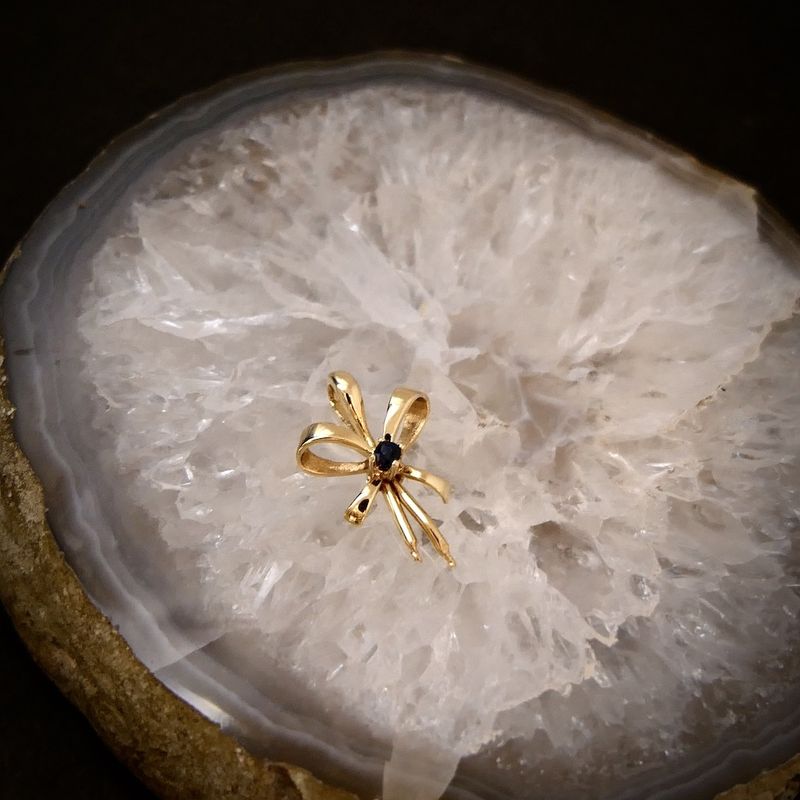 Image 2 of Gold pendant with a bow and sapphire