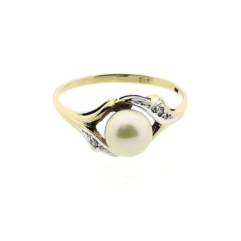 Image 2 of Gold ring with pearl and diamonds; 0.02 ct.