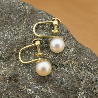 Image 2 of Vintage gold earrings with pearl