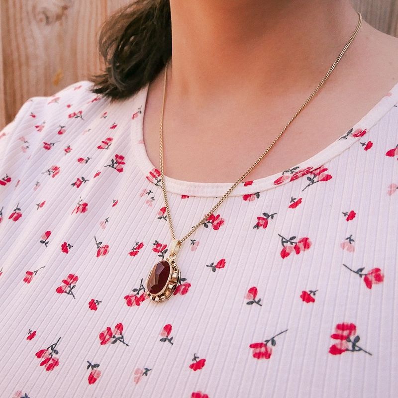 Image 4 of Gold pendant with carnelian