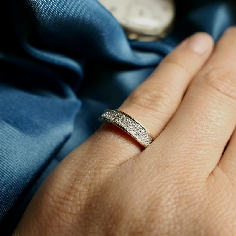 Image 7 of Gold ring pavé set with diamonds; 0.38 ct.