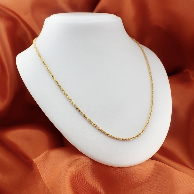 Image 4 of Gold twisted link chain | 60.5 cm