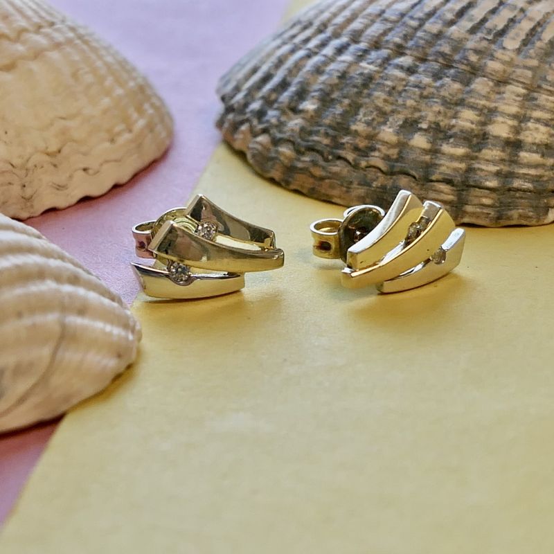 Image 5 of Bicolor gold stud earrings with zirconia