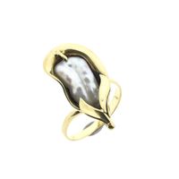 Gold ring with baroque pearl