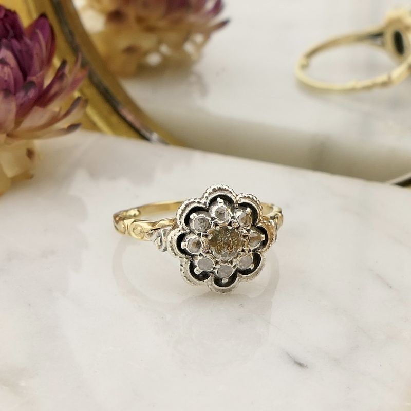 Image 9 of Gold ring with rose-cut diamonds; approx. 0.20 ct. | Antique