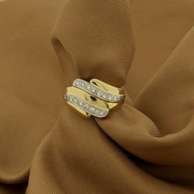 Image 2 of Gold ring with diamonds; 0.69 ct.