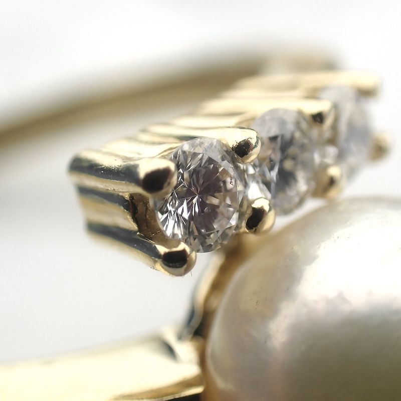 Image 5 of Gold ring with pearl and diamonds | 0.21 ct.