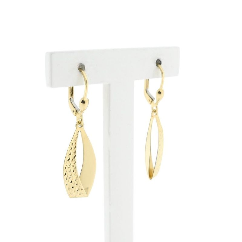 Image 3 of Gold earrings with pattern