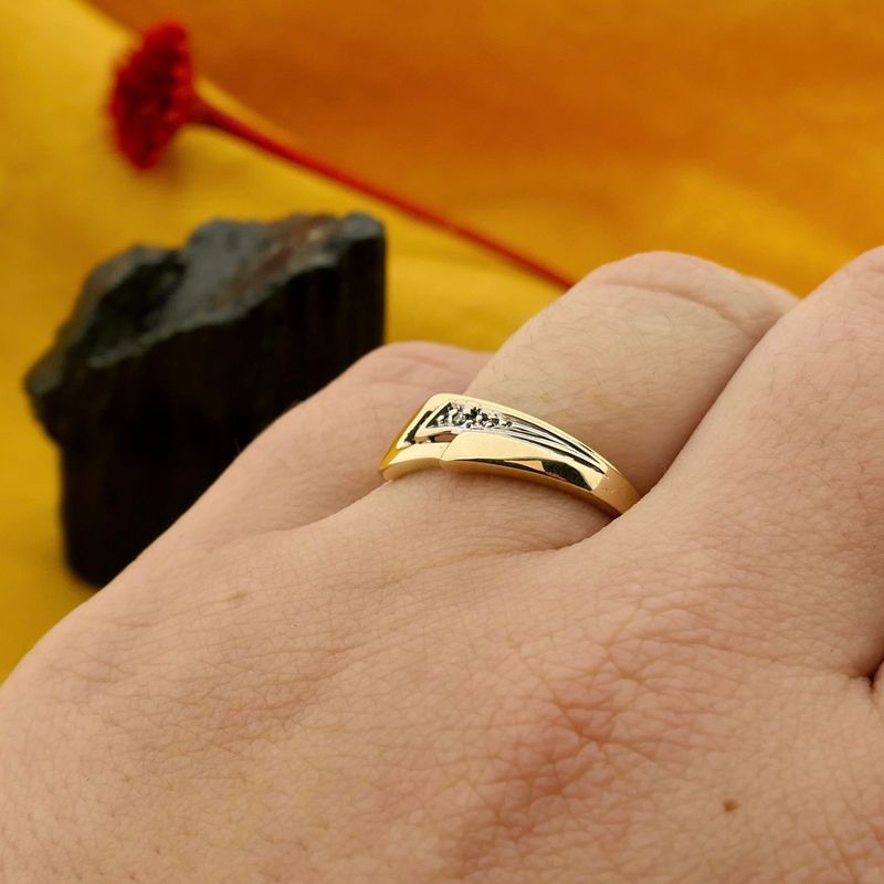 Image 4 of Gold ring with diamond; 0.005 ct.