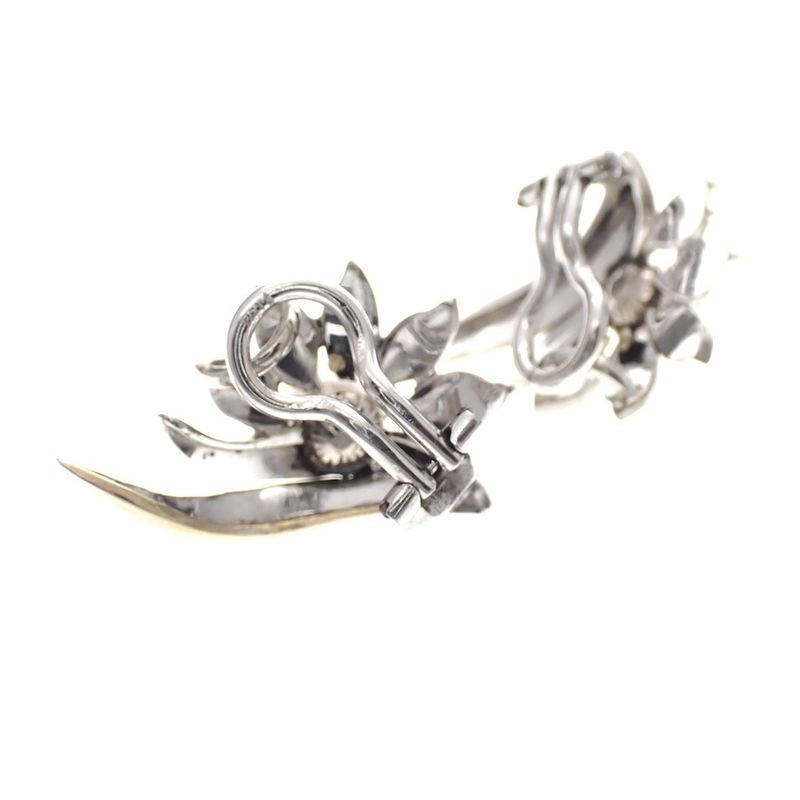 Image 6 of Vintage two-tone gold clip-on earrings with pearls