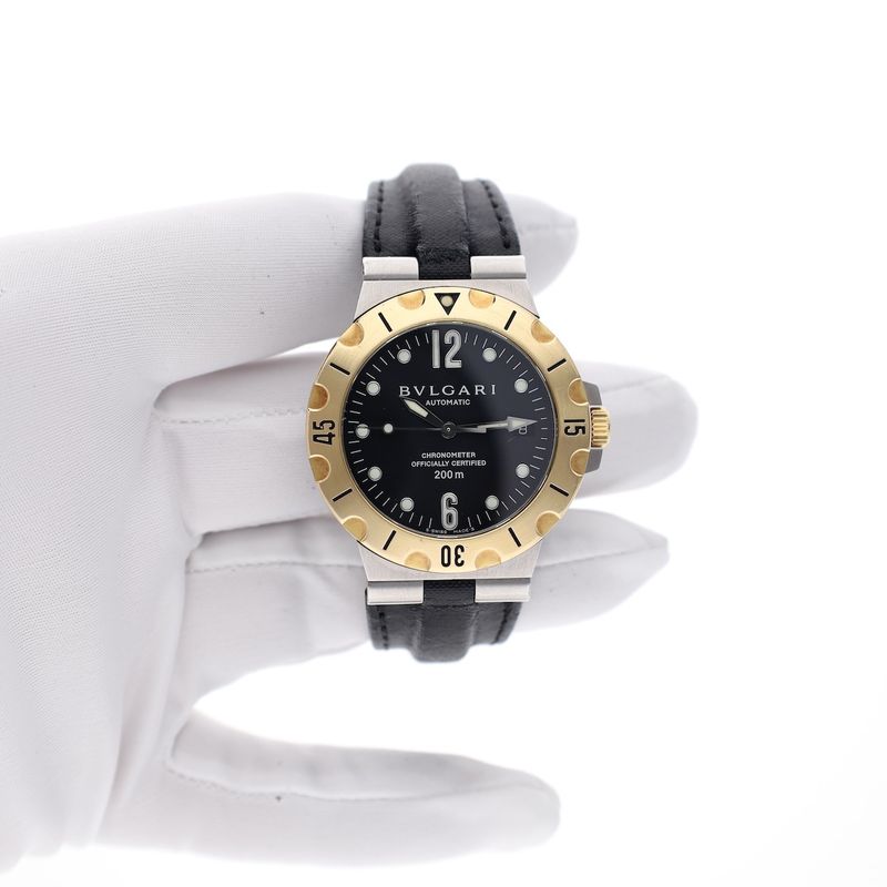 Image 11 of Bvlgari Diagono Diver SD38SG; Automatic gold/steel watch